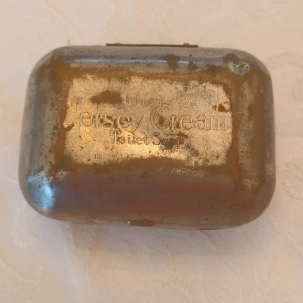 VGUC. Antique 1900s Williams jersey cream toilet soap metal container.